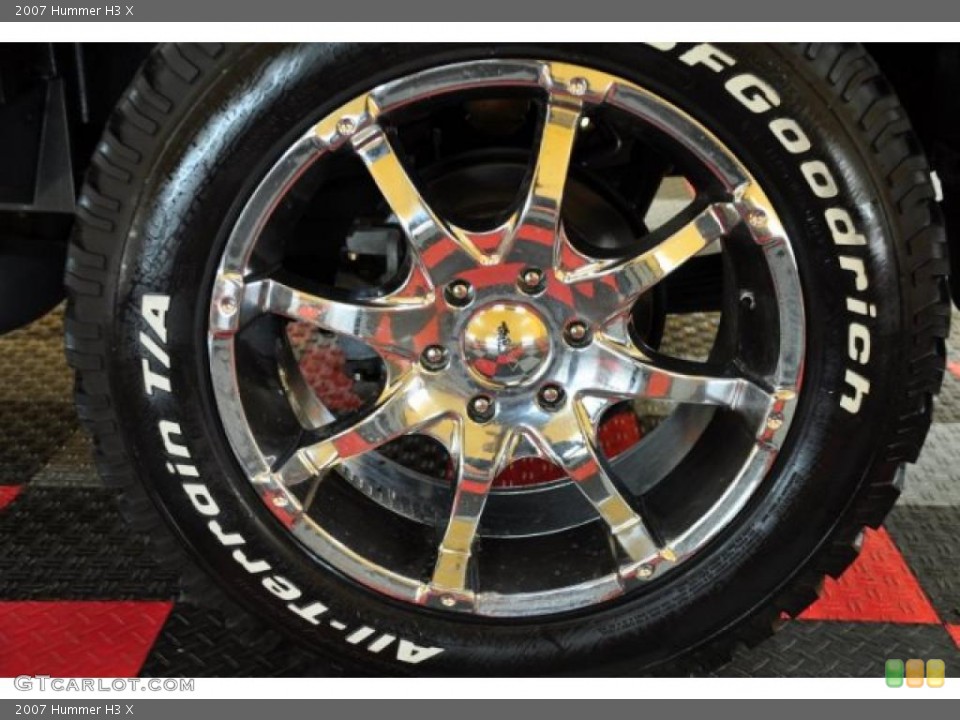 2007 Hummer H3 Custom Wheel and Tire Photo #48836769