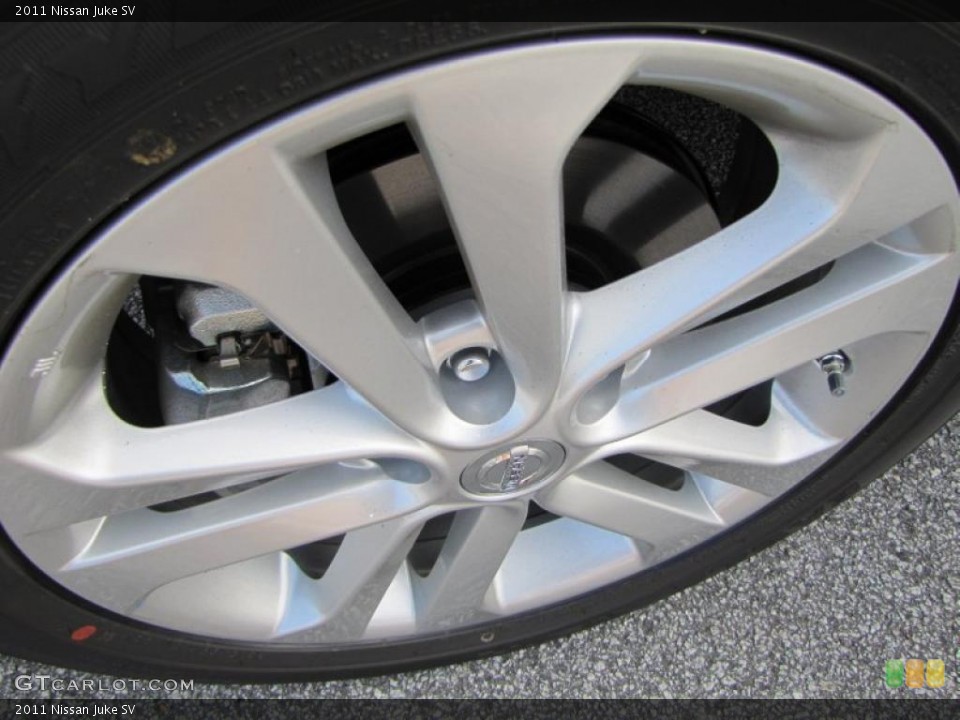 2011 Nissan Juke SV Wheel and Tire Photo #48843500