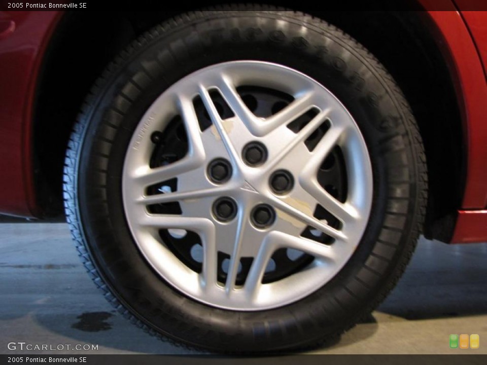 2005 Pontiac Bonneville SE Wheel and Tire Photo #48845388
