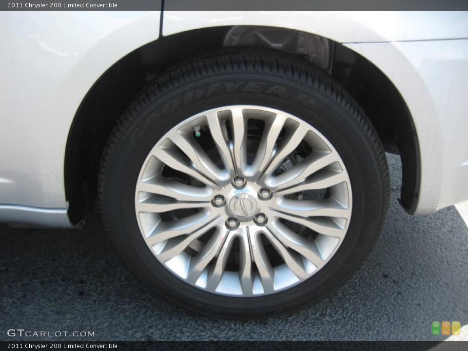 2011 Chrysler 200 Limited Convertible Wheel and Tire Photo #48862003