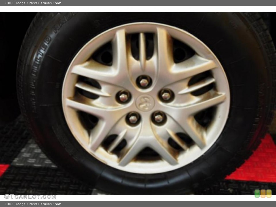 2002 Dodge Grand Caravan Sport Wheel and Tire Photo #48897075
