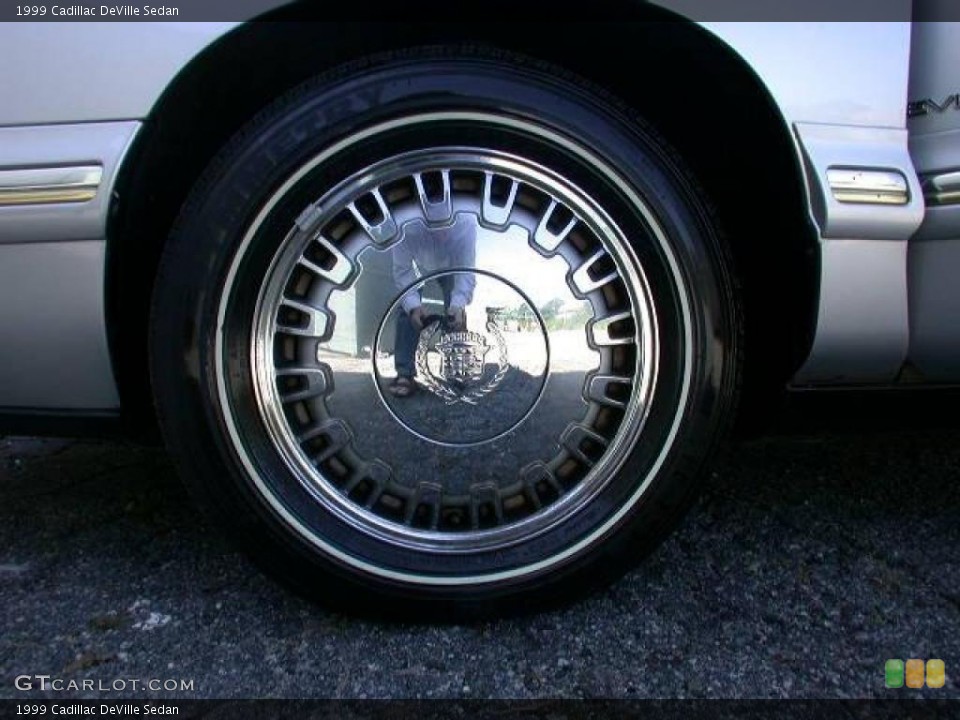 1999 Cadillac DeVille Sedan Wheel and Tire Photo #48917472