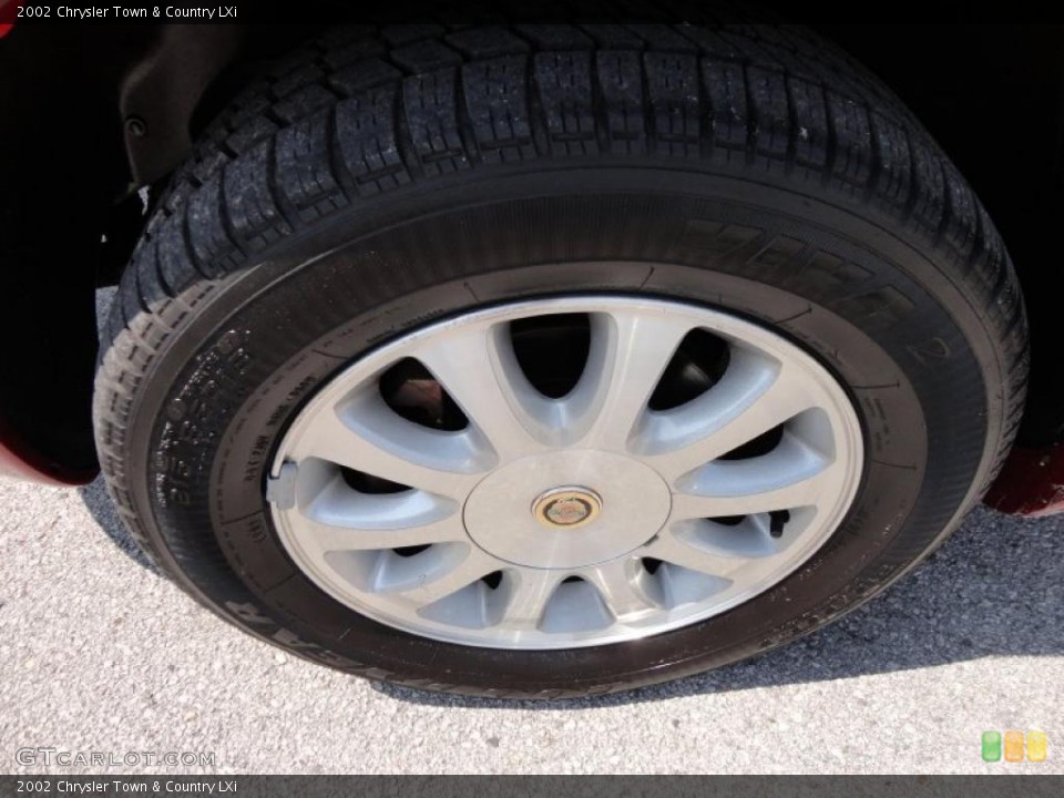 2002 Chrysler Town & Country LXi Wheel and Tire Photo #48998585