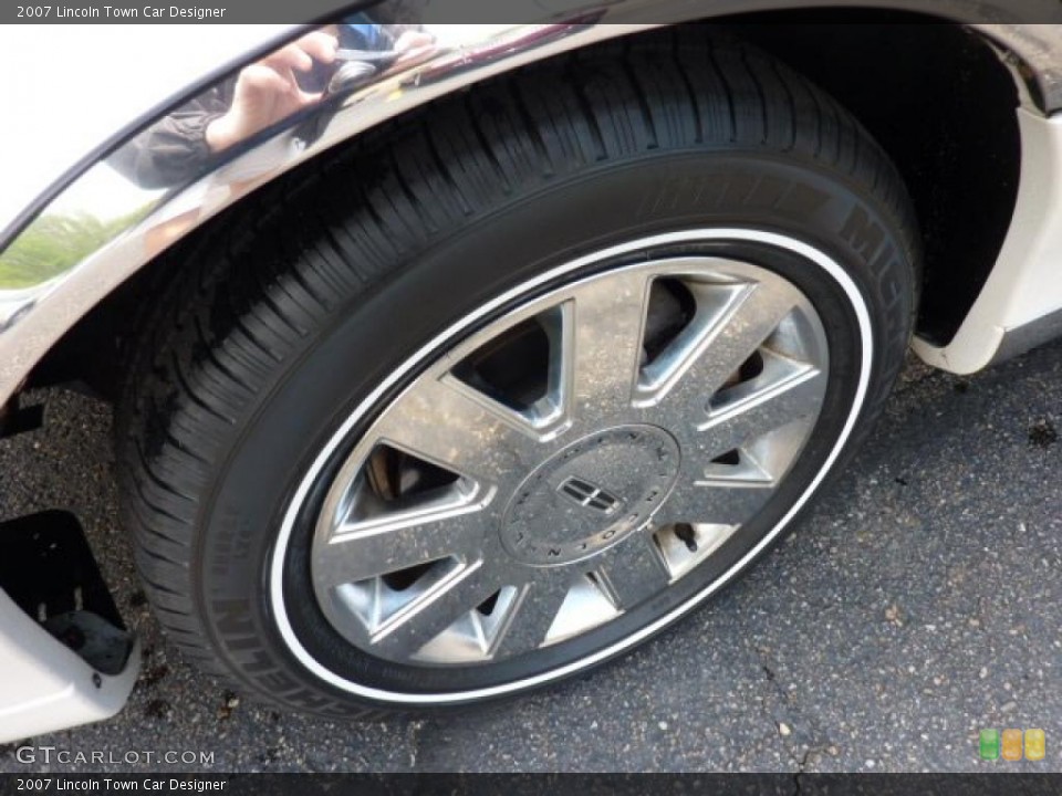 2007 Lincoln Town Car Designer Wheel and Tire Photo #49074455