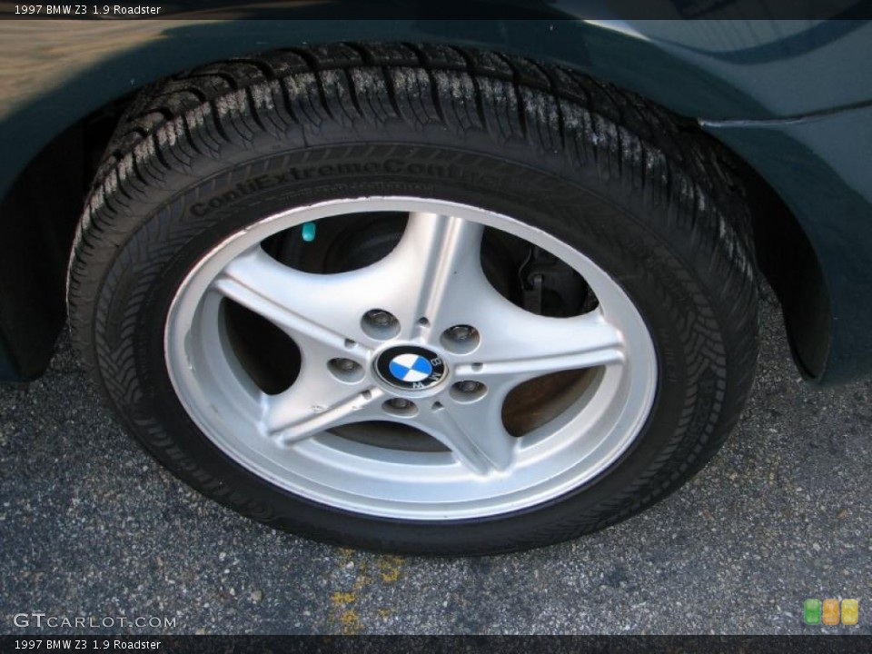 1997 BMW Z3 1.9 Roadster Wheel and Tire Photo #49092017