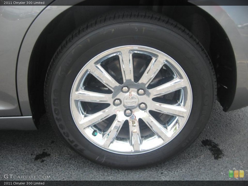 2011 Chrysler 300 Limited Wheel and Tire Photo #49104479