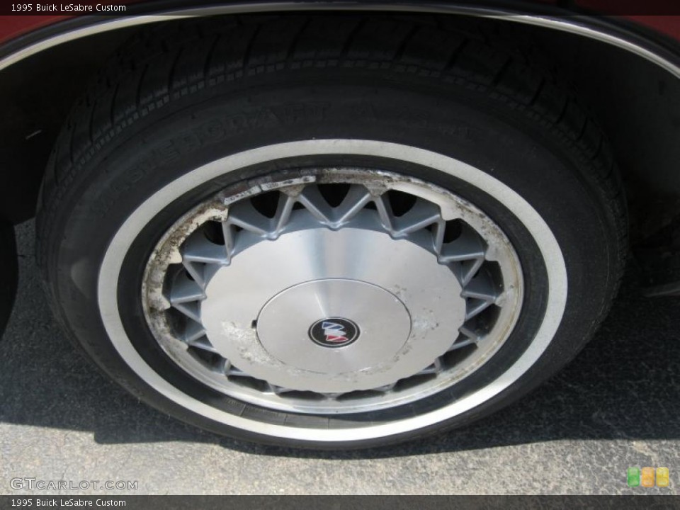 1995 Buick LeSabre Custom Wheel and Tire Photo #49109871