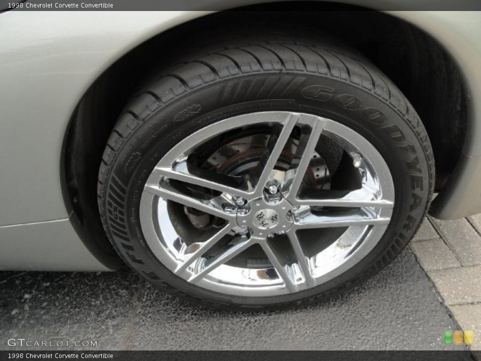 1998 Chevrolet Corvette Convertible Wheel and Tire Photo #49150202