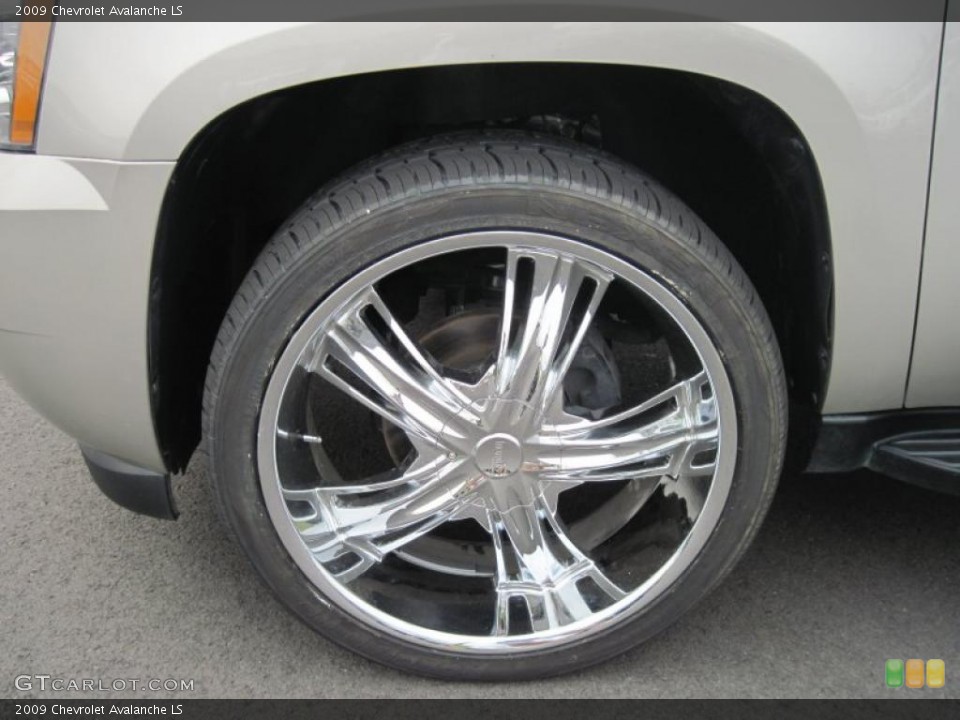 2009 Chevrolet Avalanche Custom Wheel and Tire Photo #49176146