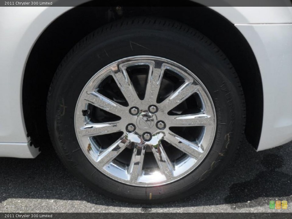 2011 Chrysler 300 Limited Wheel and Tire Photo #49210769