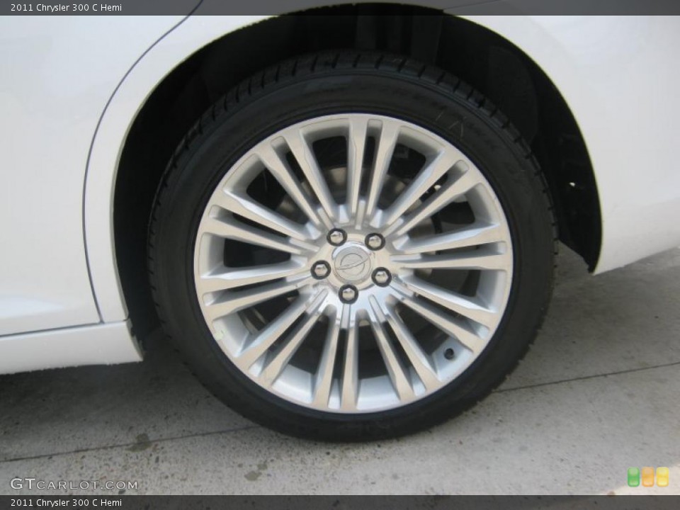 2011 Chrysler 300 C Hemi Wheel and Tire Photo #49231970