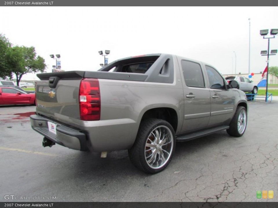 2007 Chevrolet Avalanche Custom Wheel and Tire Photo #49277288