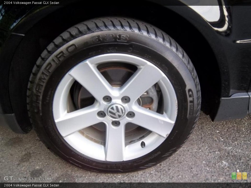 2004 Volkswagen Passat GLX Sedan Wheel and Tire Photo #49354420