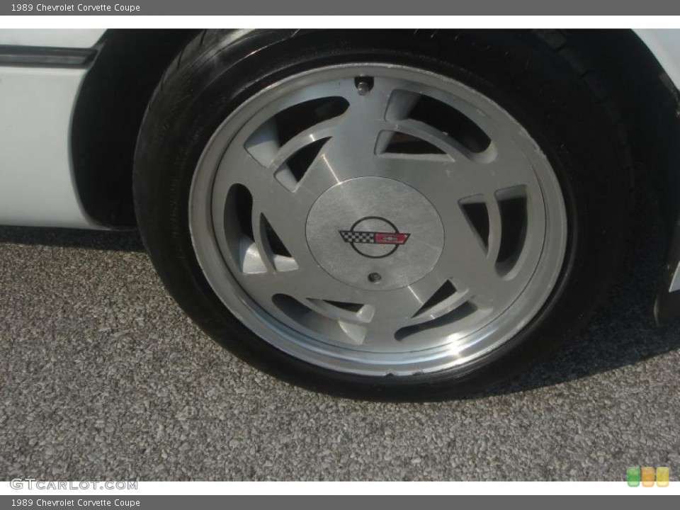 1989 Chevrolet Corvette Coupe Wheel and Tire Photo #49360009
