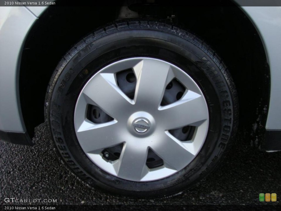 2010 Nissan Versa 1.6 Sedan Wheel and Tire Photo #49364600