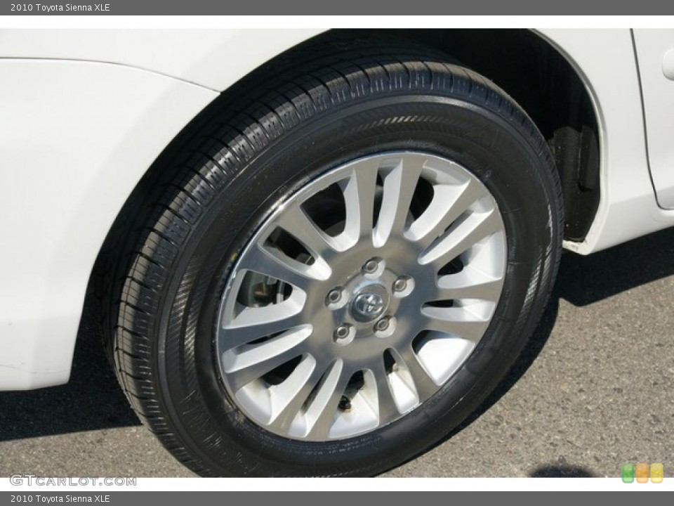 2010 Toyota Sienna XLE Wheel and Tire Photo #49374395