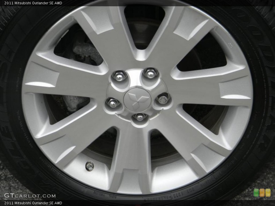 2011 Mitsubishi Outlander SE AWD Wheel and Tire Photo #49403102