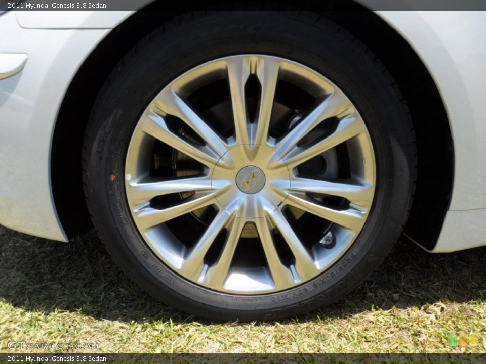 2011 Hyundai Genesis 3.8 Sedan Wheel and Tire Photo #49440154