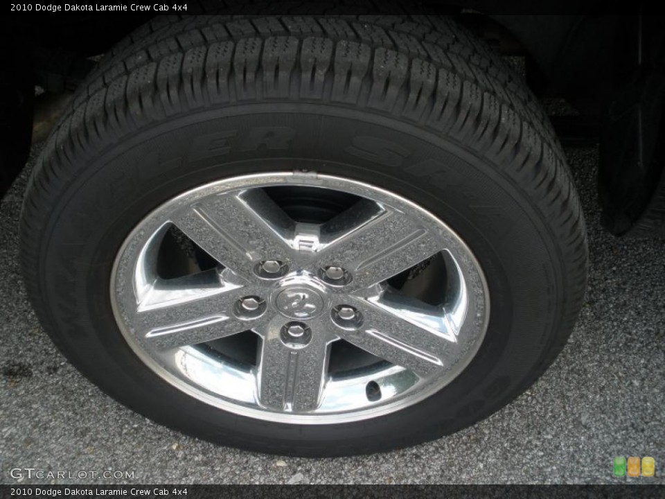 2010 Dodge Dakota Laramie Crew Cab 4x4 Wheel and Tire Photo #49451434