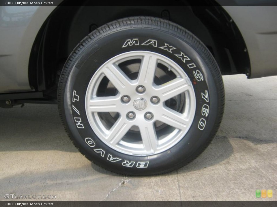 2007 Chrysler Aspen Limited Wheel and Tire Photo #49525964