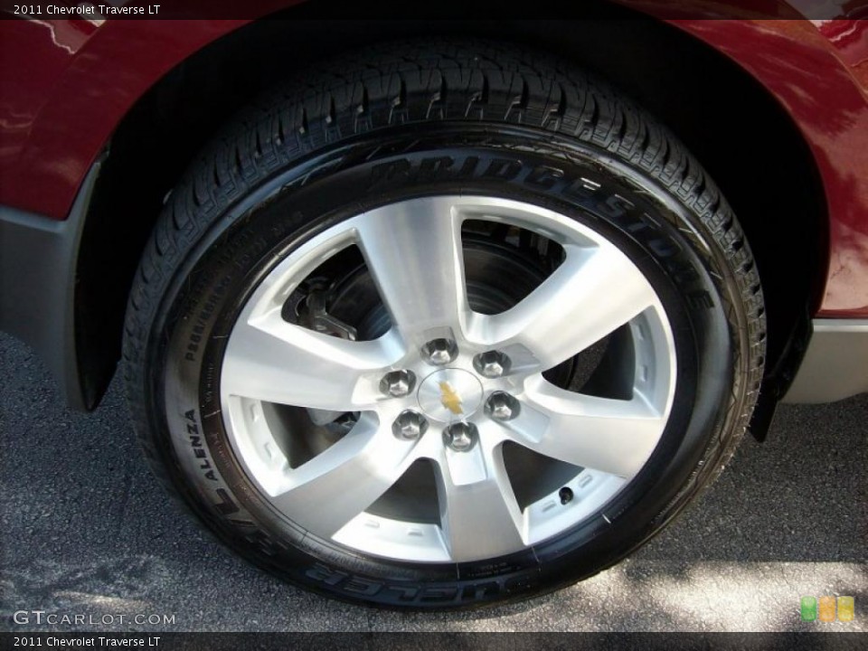 2011 Chevrolet Traverse LT Wheel and Tire Photo #49587019
