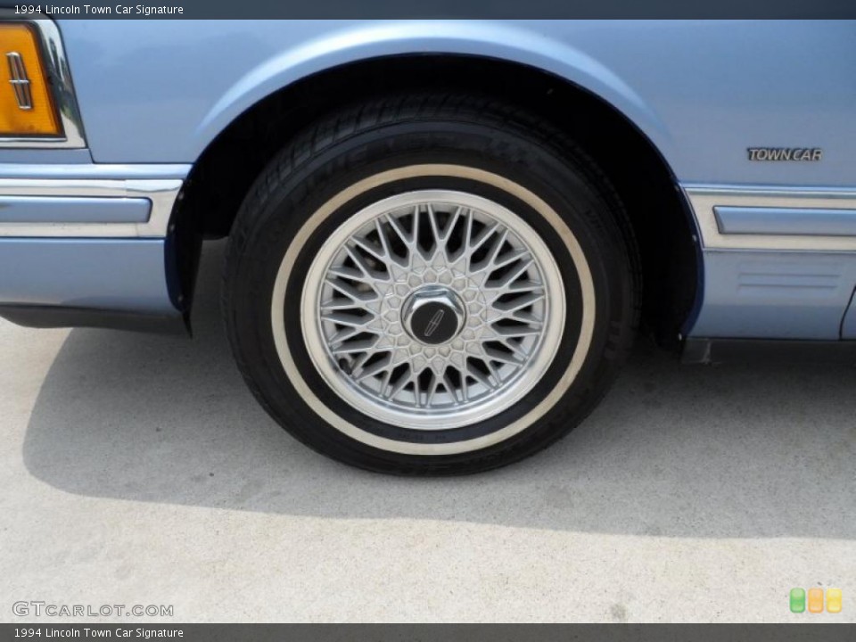 1994 Lincoln Town Car Signature Wheel and Tire Photo #49591228