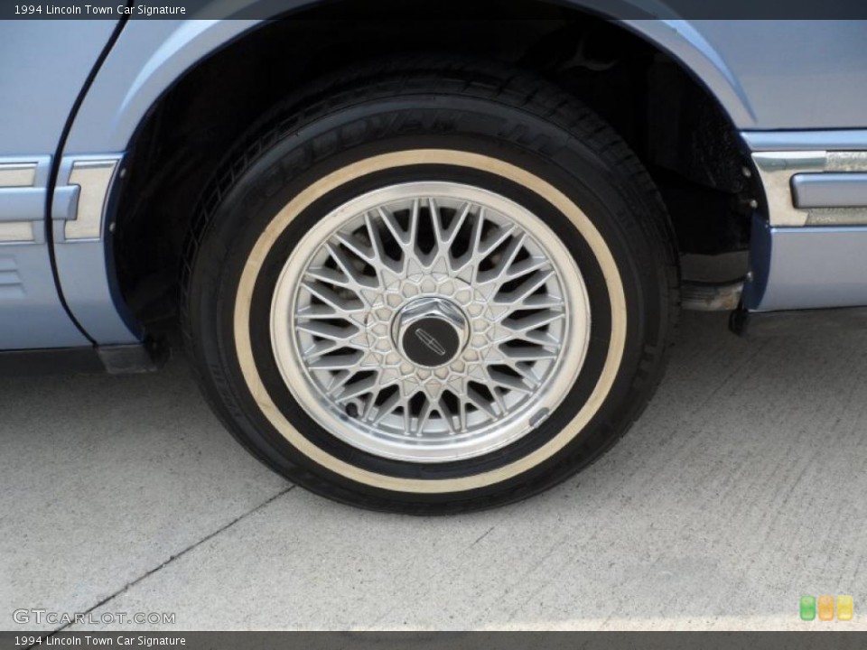 1994 Lincoln Town Car Signature Wheel and Tire Photo #49591243