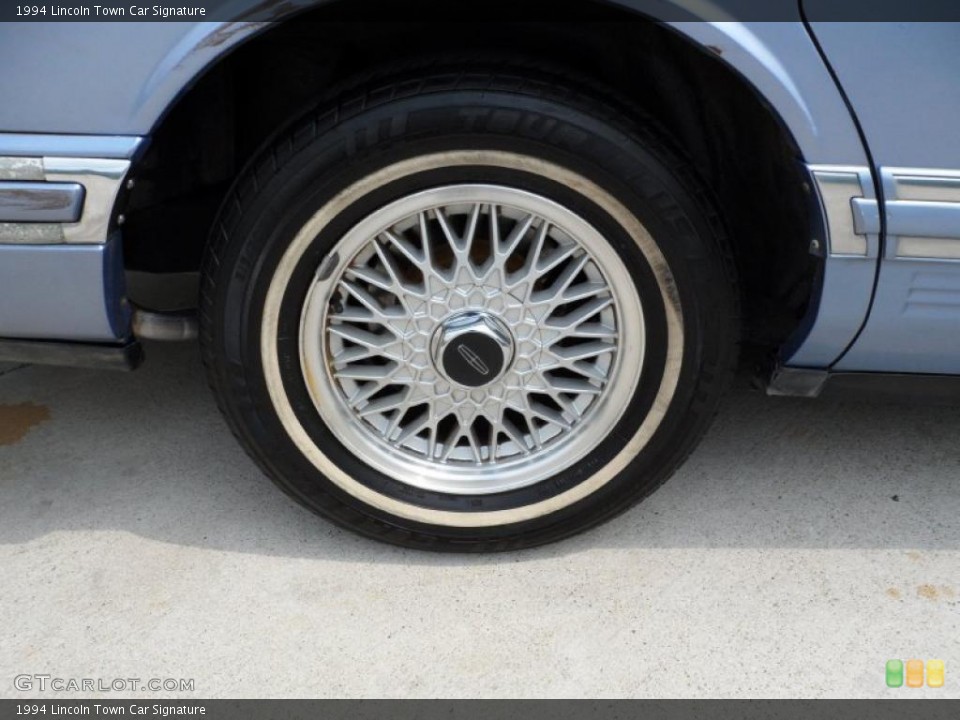 1994 Lincoln Town Car Signature Wheel and Tire Photo #49591261