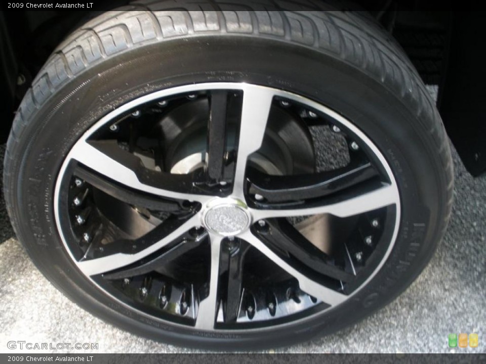 2009 Chevrolet Avalanche Custom Wheel and Tire Photo #49776724