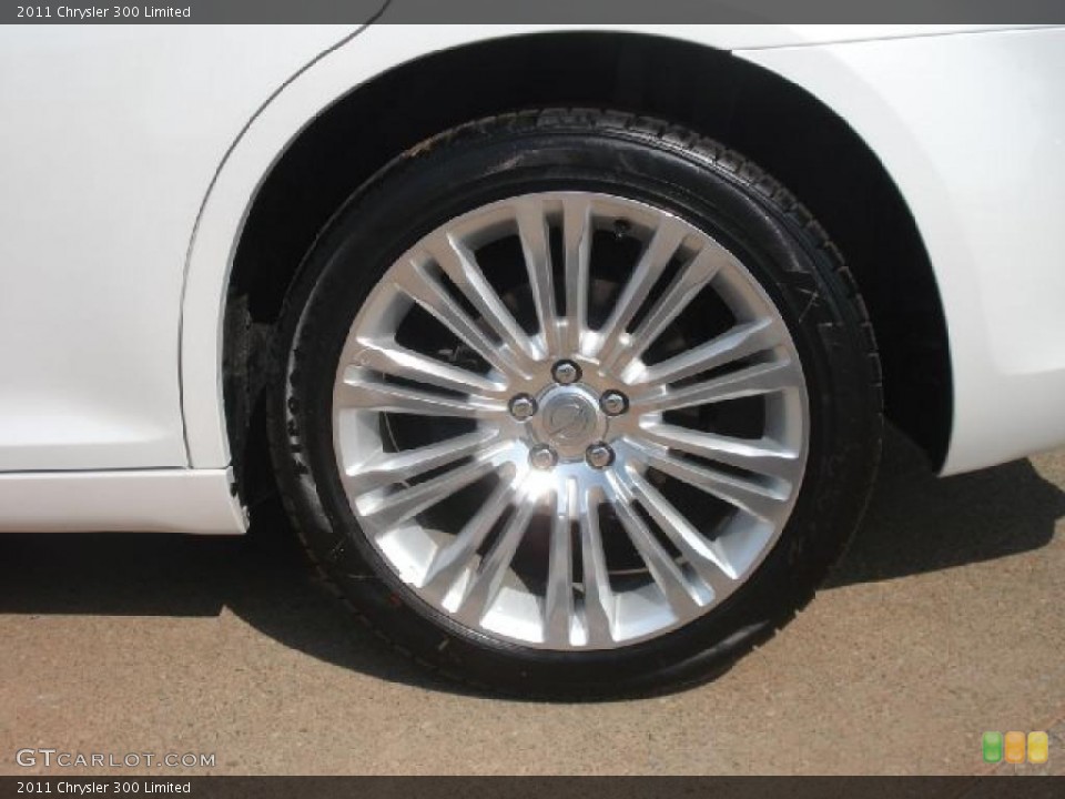 2011 Chrysler 300 Limited Wheel and Tire Photo #49839813