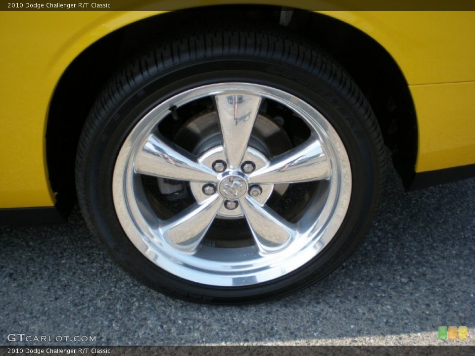 2010 Dodge Challenger R/T Classic Wheel and Tire Photo #50006242