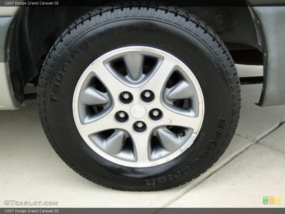 1997 Dodge Grand Caravan SE Wheel and Tire Photo #50103711