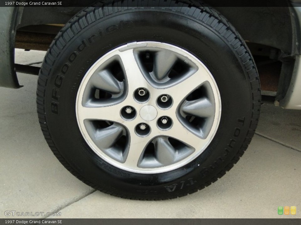 1997 Dodge Grand Caravan SE Wheel and Tire Photo #50103726