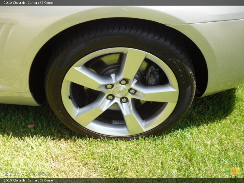 2010 Chevrolet Camaro SS Coupe Wheel and Tire Photo #50118369