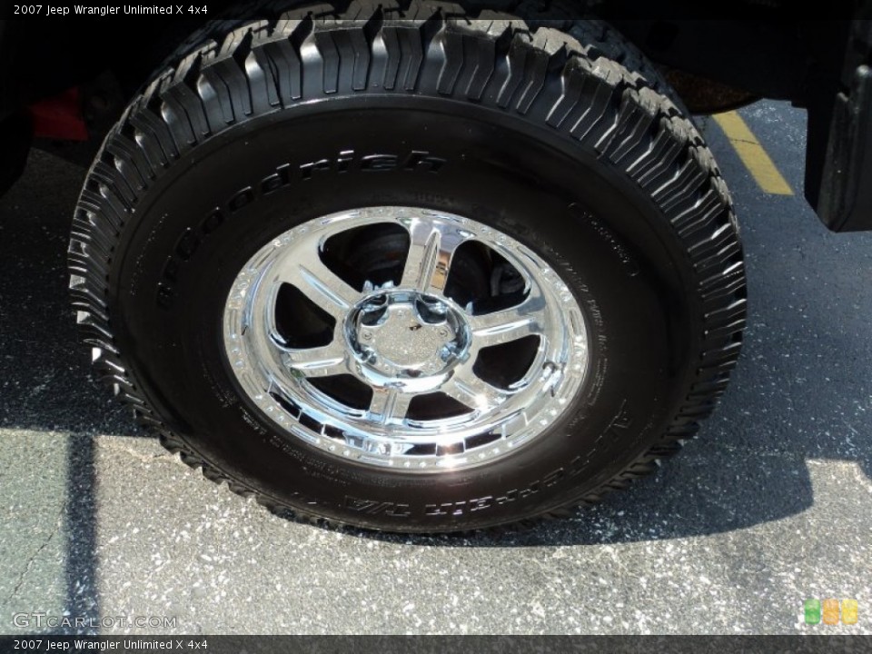2007 Jeep Wrangler Unlimited Custom Wheel and Tire Photo #50184917