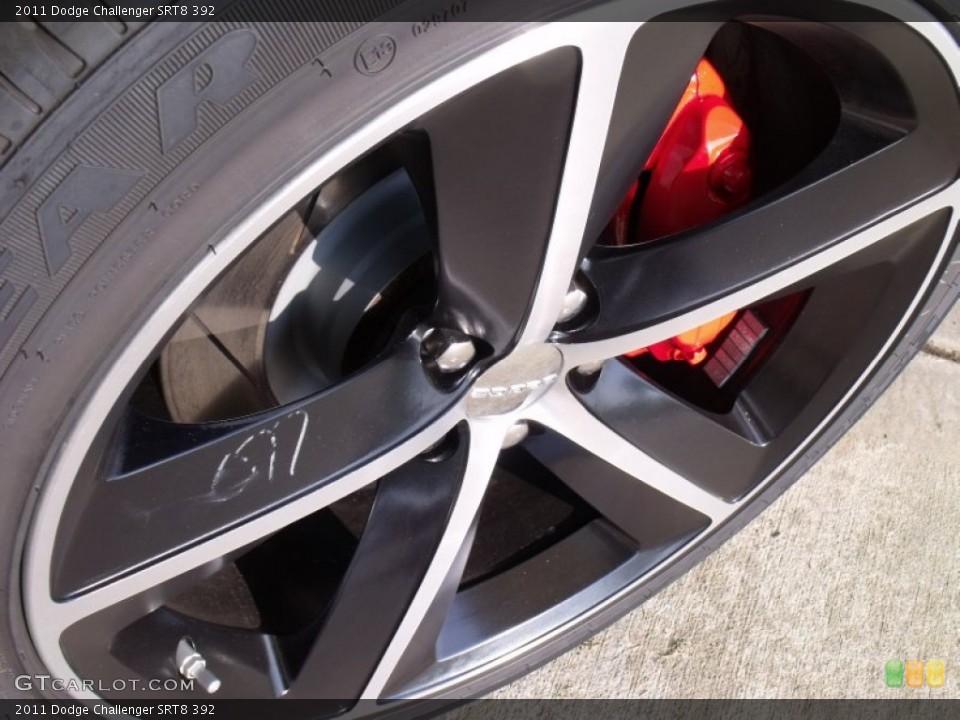 2011 Dodge Challenger SRT8 392 Wheel and Tire Photo #50203197