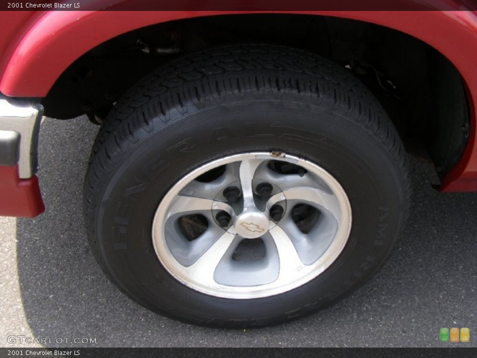 2001 Chevrolet Blazer LS Wheel and Tire Photo #50256521