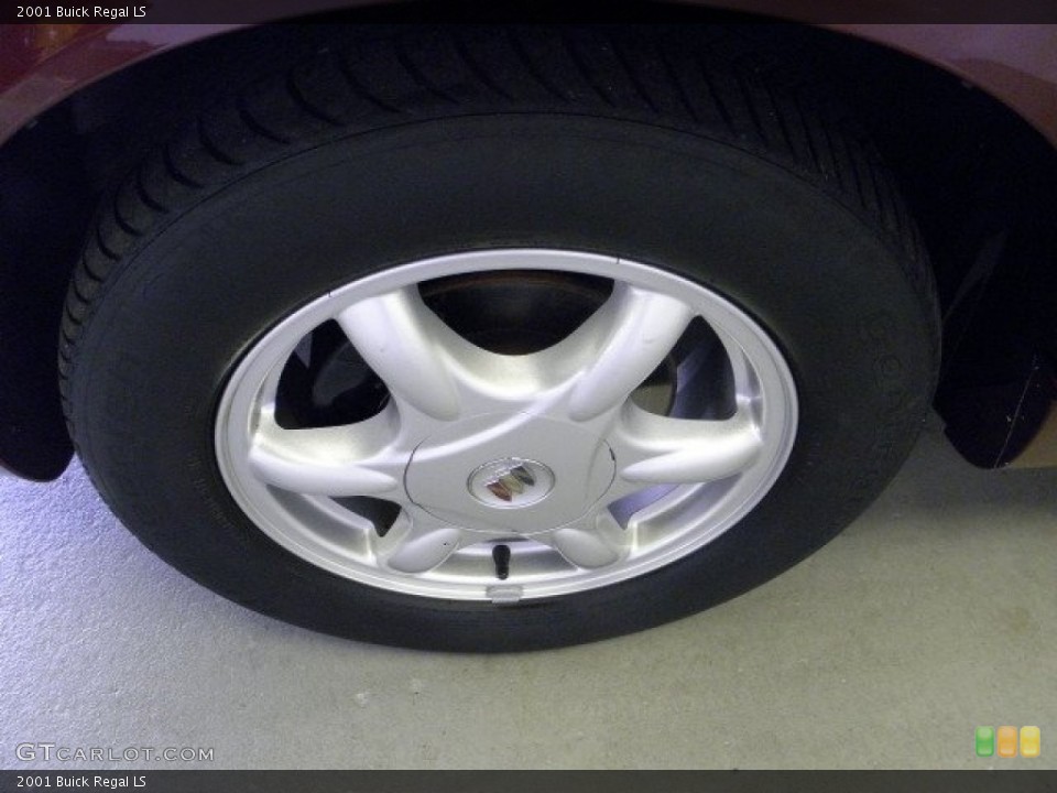 2001 Buick Regal LS Wheel and Tire Photo #50349855