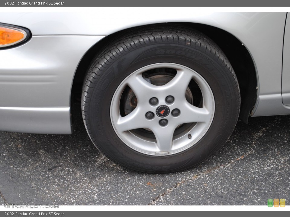 2002 Pontiac Grand Prix SE Sedan Wheel and Tire Photo #50389467
