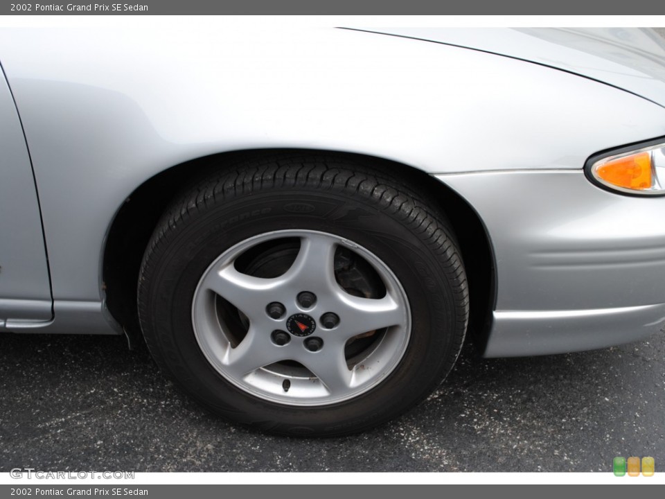 2002 Pontiac Grand Prix SE Sedan Wheel and Tire Photo #50389517