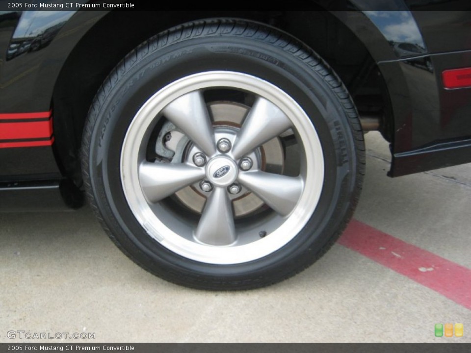 2005 Ford Mustang GT Premium Convertible Wheel and Tire Photo #50405239