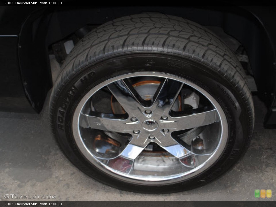 2007 Chevrolet Suburban Custom Wheel and Tire Photo #50424625
