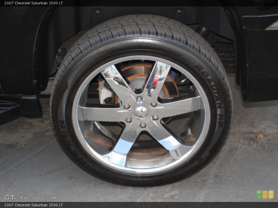 2007 Chevrolet Suburban Custom Wheel and Tire Photo #50424691