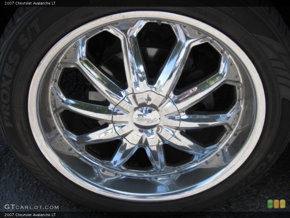 2007 Chevrolet Avalanche Custom Wheel and Tire Photo #50479681