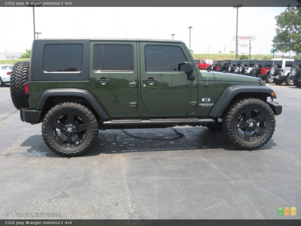 2009 Jeep Wrangler Unlimited Custom Wheel and Tire Photo #50502364