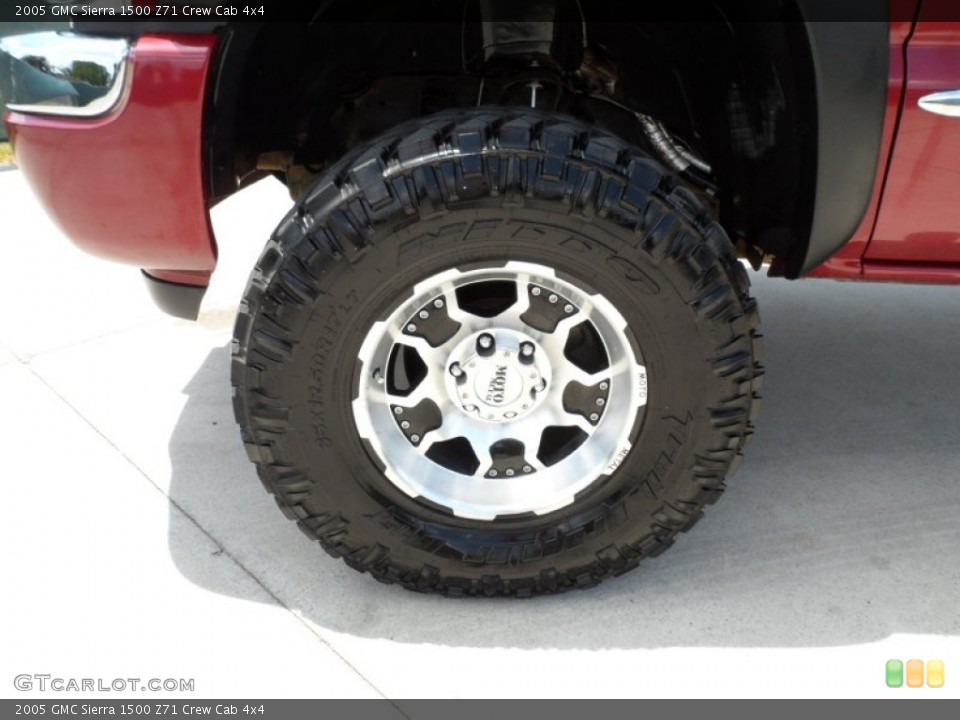 2005 GMC Sierra 1500 Custom Wheel and Tire Photo #50512567