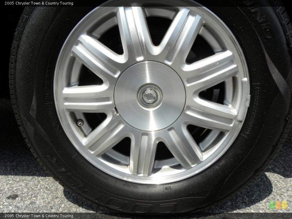 2005 Chrysler Town & Country Touring Wheel and Tire Photo #50526178