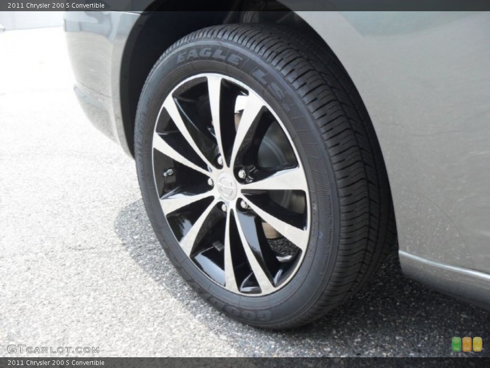 2011 Chrysler 200 S Convertible Wheel and Tire Photo #50558677