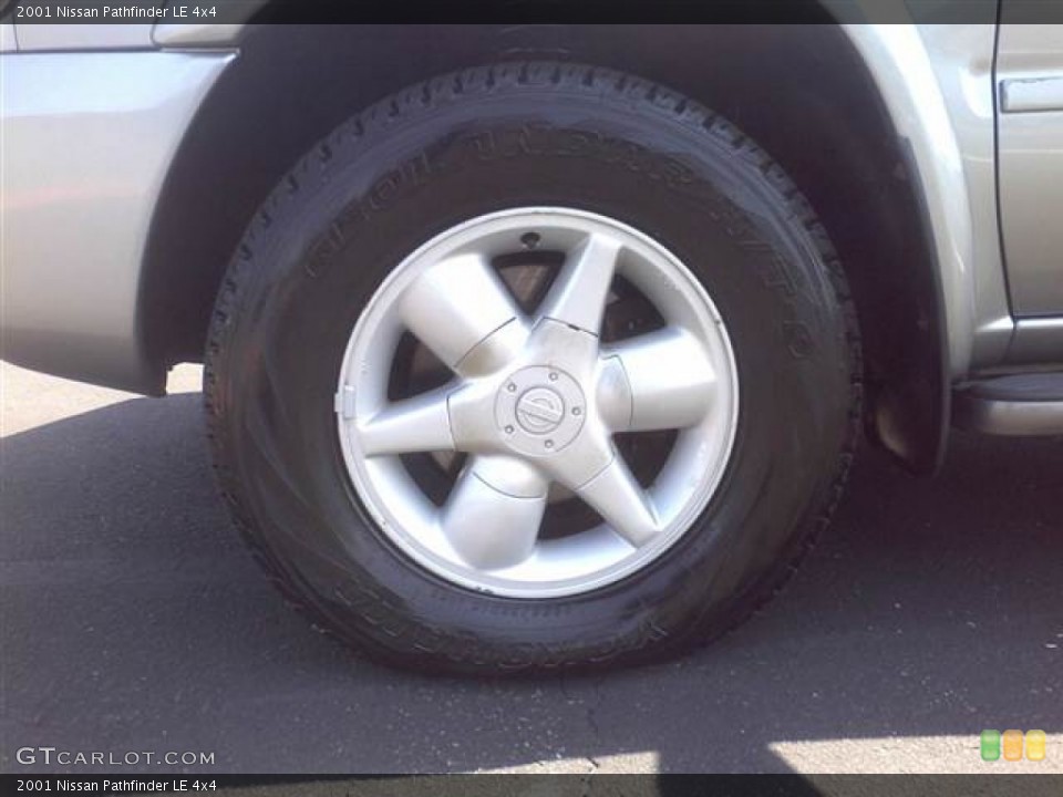 2001 Nissan Pathfinder LE 4x4 Wheel and Tire Photo #50640420