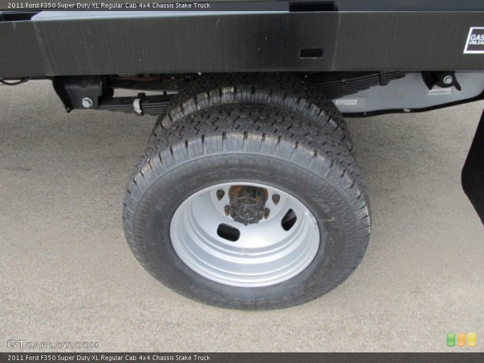 2011 Ford F350 Super Duty XL Regular Cab 4x4 Chassis Stake Truck Wheel and Tire Photo #50673602